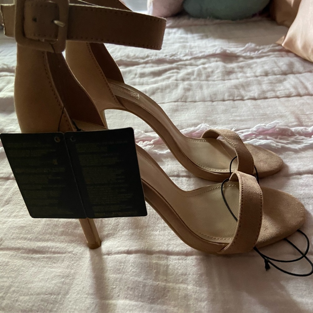 Forever 21suede high heeled shoes in beige